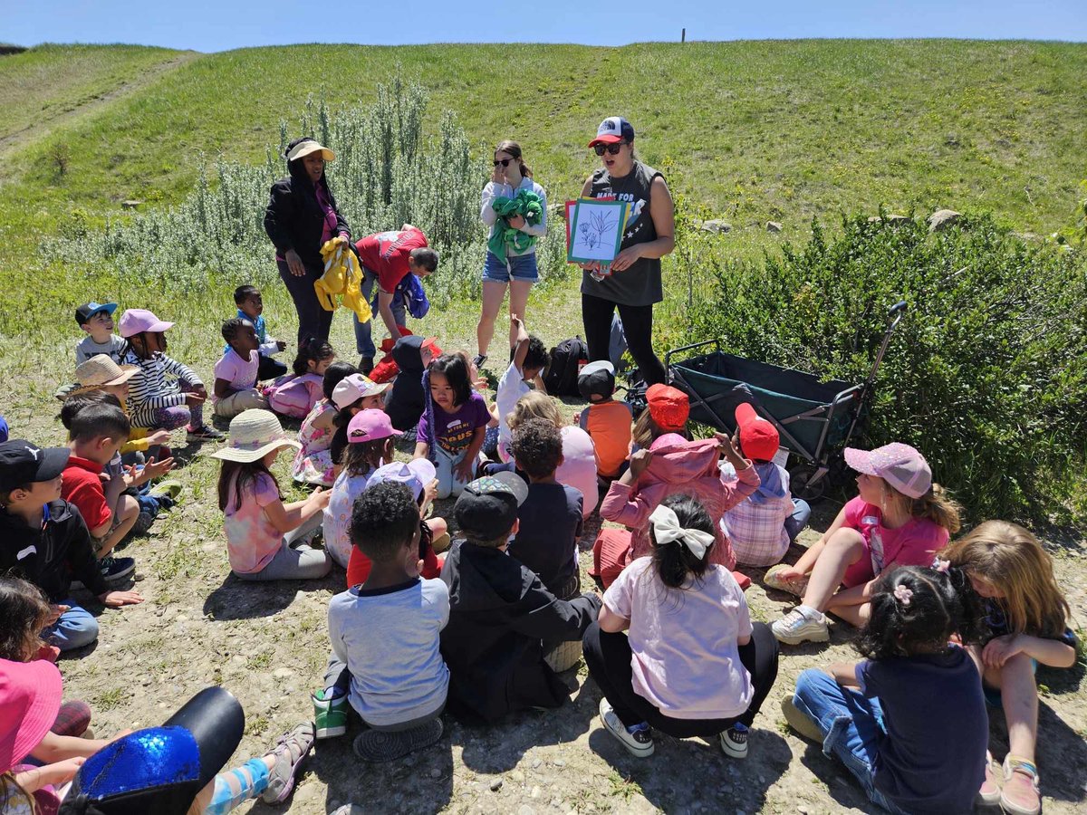 Weescientists's tweet photo. What an amazing day on the land! We are ever so fortunate to receive support from @EdMattersYYC to participate in this day of cultural connection. @Indigenous_cbe shared their knowledge and stories with us and inspired some great conversation! @JSMelementary @yyCBEdu https://t.co/CFrSZ8UijP
