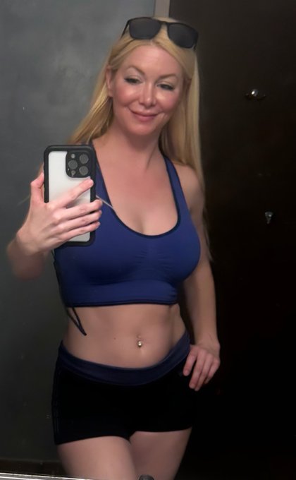 If you subscribe to my Twitch, then I will follow you back on social media! Send me your subscriber name<a href="/tag/throwbackthursday"class="tags"><span>#throwbackthursday</span></a><a href="/tag/july4th"class="tags"><span>#july4th</span></a>