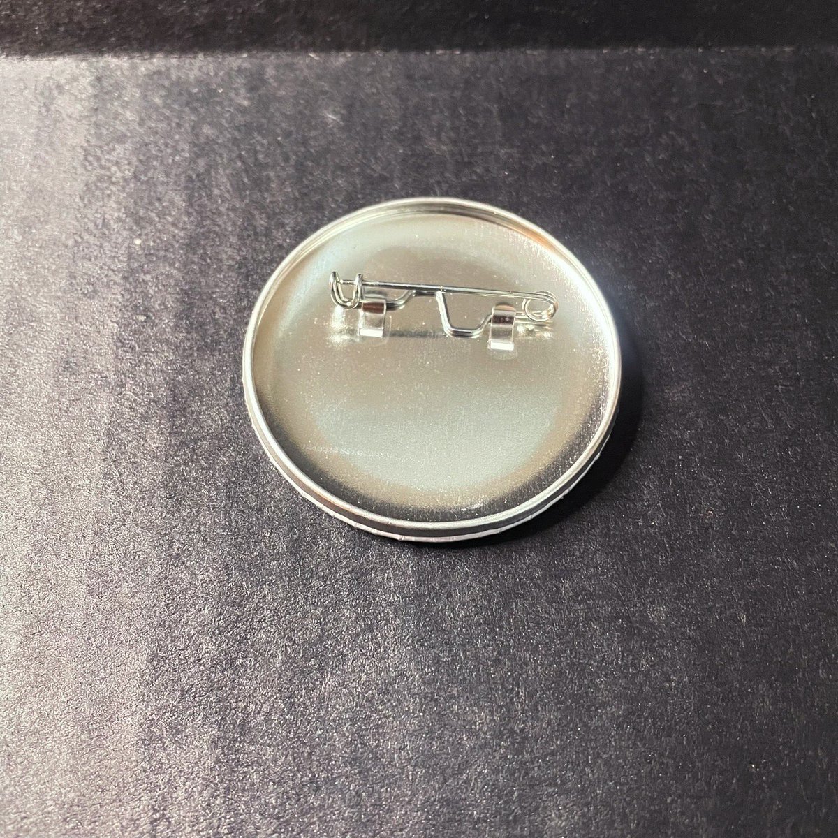 SmashCollector's tweet photo. 79-80. Super Smash Bros WiiU Smash-Fest pin badges Given out for people to attend the Smash-Fest to play the Super Smash Bros. 4 demos #supersmashbros #wiiu #bestbuy #nintendo #demo #gaming #gaming #collection #supersmashcollector #flyer #pinbadges #smashfest https://t.co/MmehF5ytZd