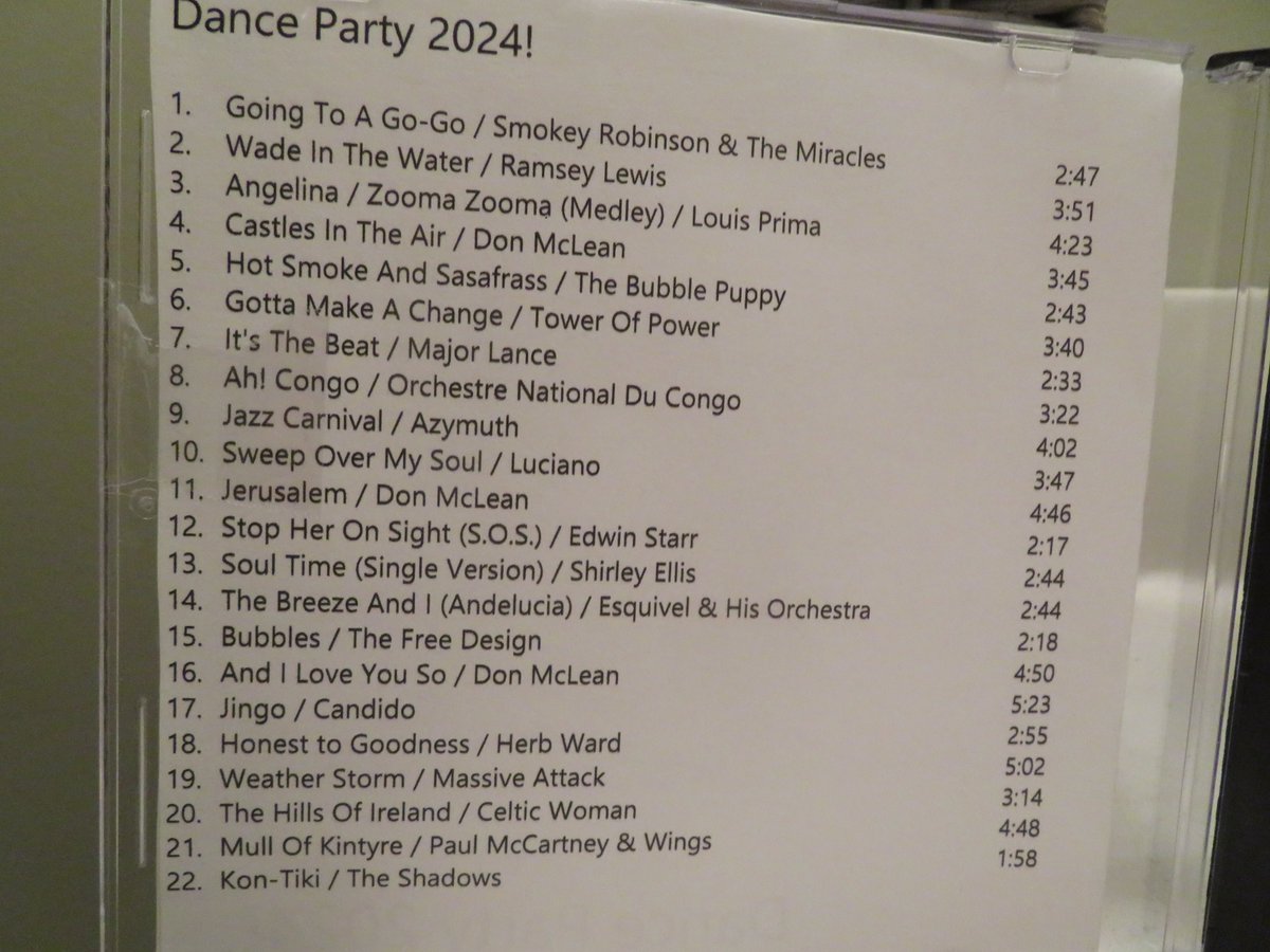 djtrishm's tweet image. Creativity flurs up again. I've been on a soul kick lately and it shows in this new mix! There are tracks here seldom heard on the radio anymore. ahh the beauty of the mix CD! #cdmix #mixcd #cdmixtape
