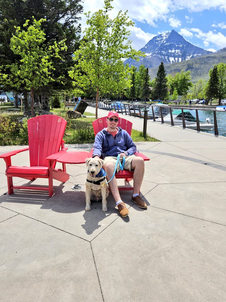 brennascottie's tweet photo. Beautiful weekend for a day trip to Waterton ☀️🩷 @WatertonLakesNP #ExploreAB https://t.co/5v76n29yid
