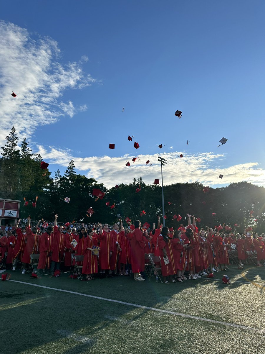 StratfordPPS's tweet photo. Congratulations to the Stratford high school class of 2024. It was an honor to be part of your ceremony. #SPSpride https://t.co/JaZZ4KiZuV