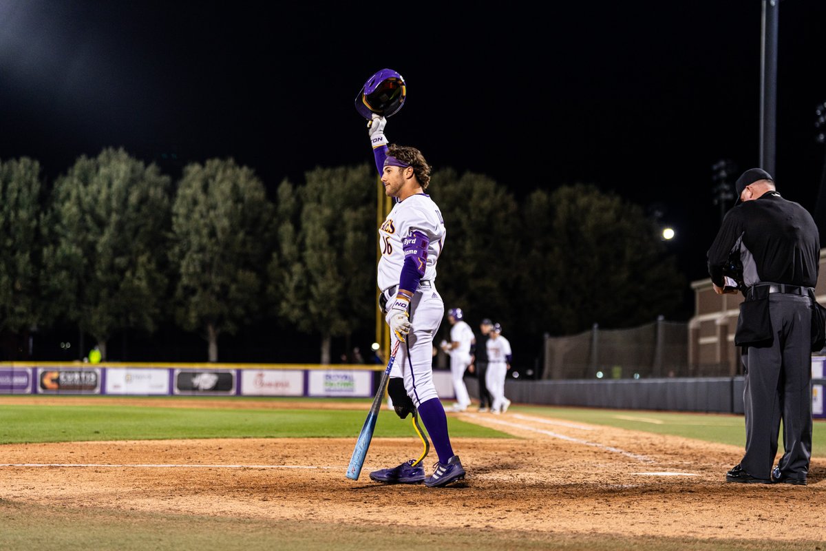 A 🧵 of some of my favorite photos from baseball season

Have to start with <a href="/parkerbyrd11/">parker byrd</a> warming up and saluting the crowd as he became the first D1 athlete to play in a baseball game with a prosthetic.
