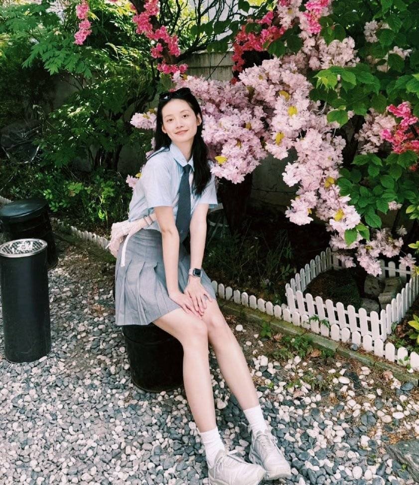 SunYiHanPH's tweet photo. You are like the dividing line of the summer solstice, the longest day of my life.

#孙伊涵 🐻 https://t.co/UnCrbUd5zf