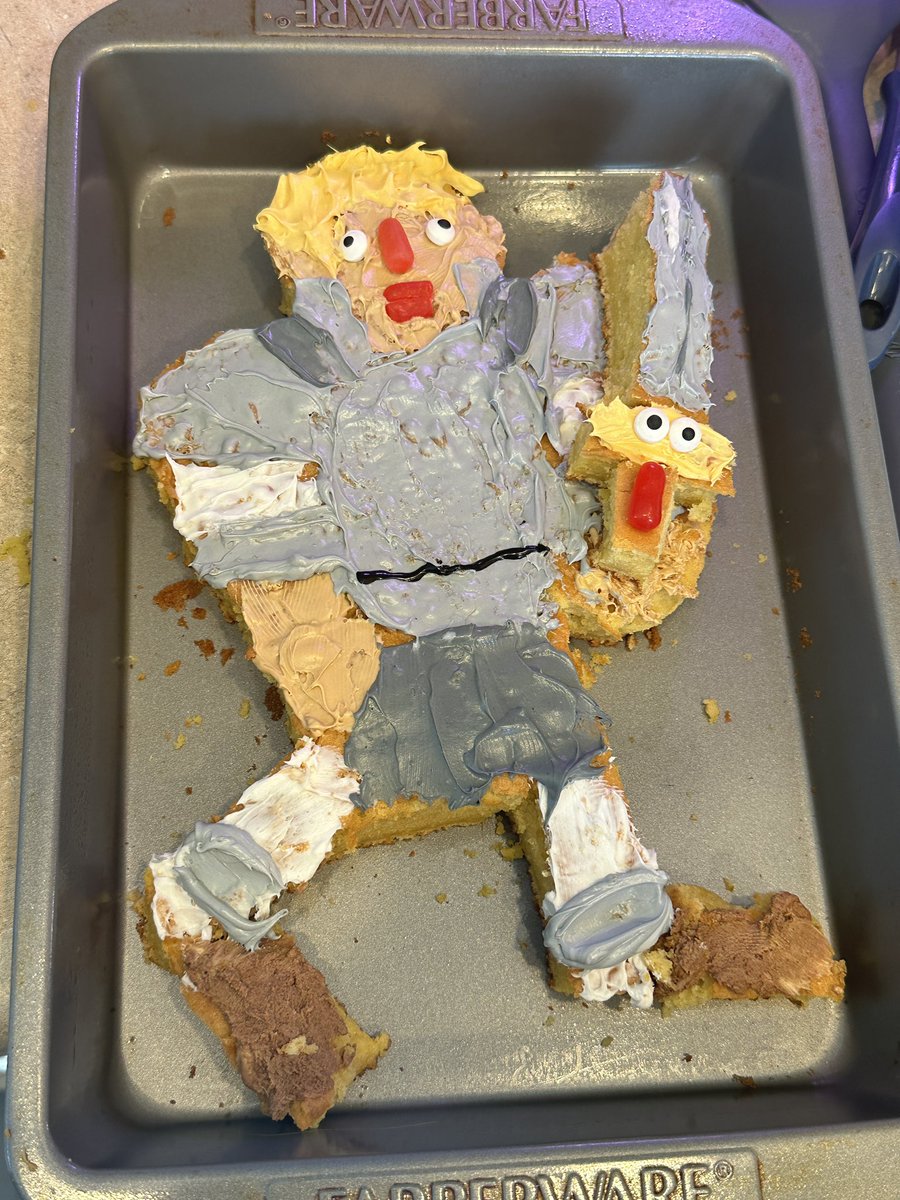 cakeyquake's tweet photo. HAPPY DUNGEON MESHI FINALE WEEK‼️‼️ HAVE A LAIOS AOBA CAKE https://t.co/0ipf0kGVCV