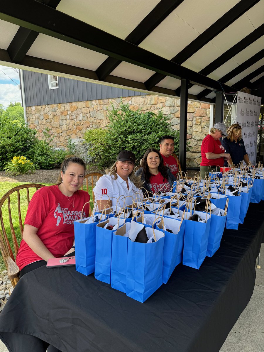 TheDDFoundation's tweet photo. We’d like to send a huge thank you to everyone joining us today at Yardley Country Club, and a special thank you to Ambler Savings Bank for their generous donation. 

We will continue to remember Dutch, and raise awareness and money for those who may be fighting brian cancer! https://t.co/pXIXy5J5F0