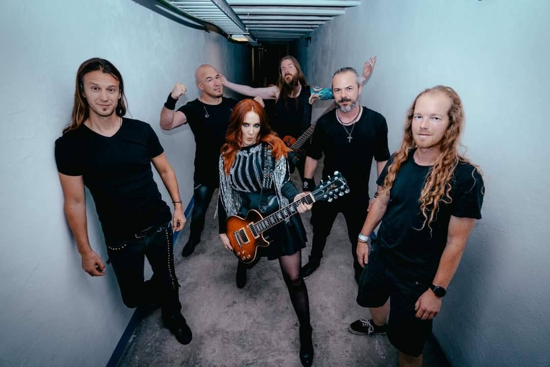 mistyiosea's tweet photo. all the members of Epica are literally so unproblematic! &amp; they're always so adorable all the time! 🖤🫶 https://t.co/d3d0g5LYII