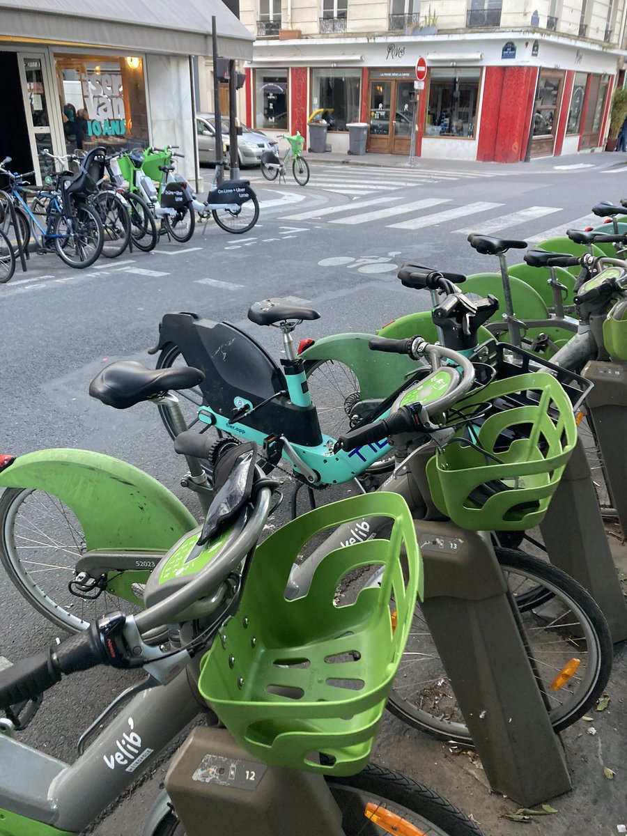 Isabelle F. tweet media