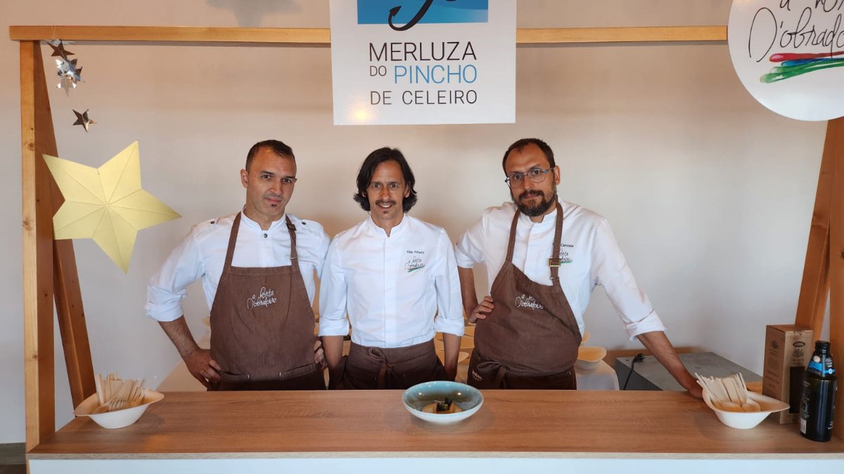 GaliciaCalidade's tweet photo. @CasaBarqueiro @Berasategui @HermanosTorres @ValerioCarrera @luciafreitas82 @PepeVieiraChef @YAYODAPORTA @robinfood @ivancerdeno @PacoRoncero @PaoloCasagrande @elcordobesss @ruipaula @BodegasHga @CentralHeladera @pacolola ... #JamonesGonzález, #MariscosAlumar, @PazodeVilane, #ElHuevodelaAbuela, #Coren, @ViaRomana_es, @bodegagranbazan, @satapementeira, @BDReginaViarum, @estrellagalicia e @DeMerluza.
#Gastronomía #Solidaridade #EstrelasNoCamiño #GaliciaCalidade @Turgalicia https://t.co/EIW2sKeT8M