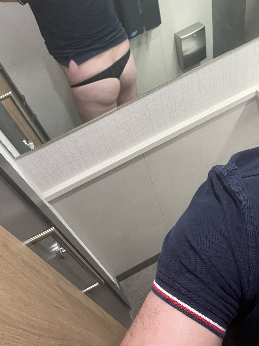 SimonFaucher7's tweet photo. Hairy and thong at the office https://t.co/od4rgzLKnk