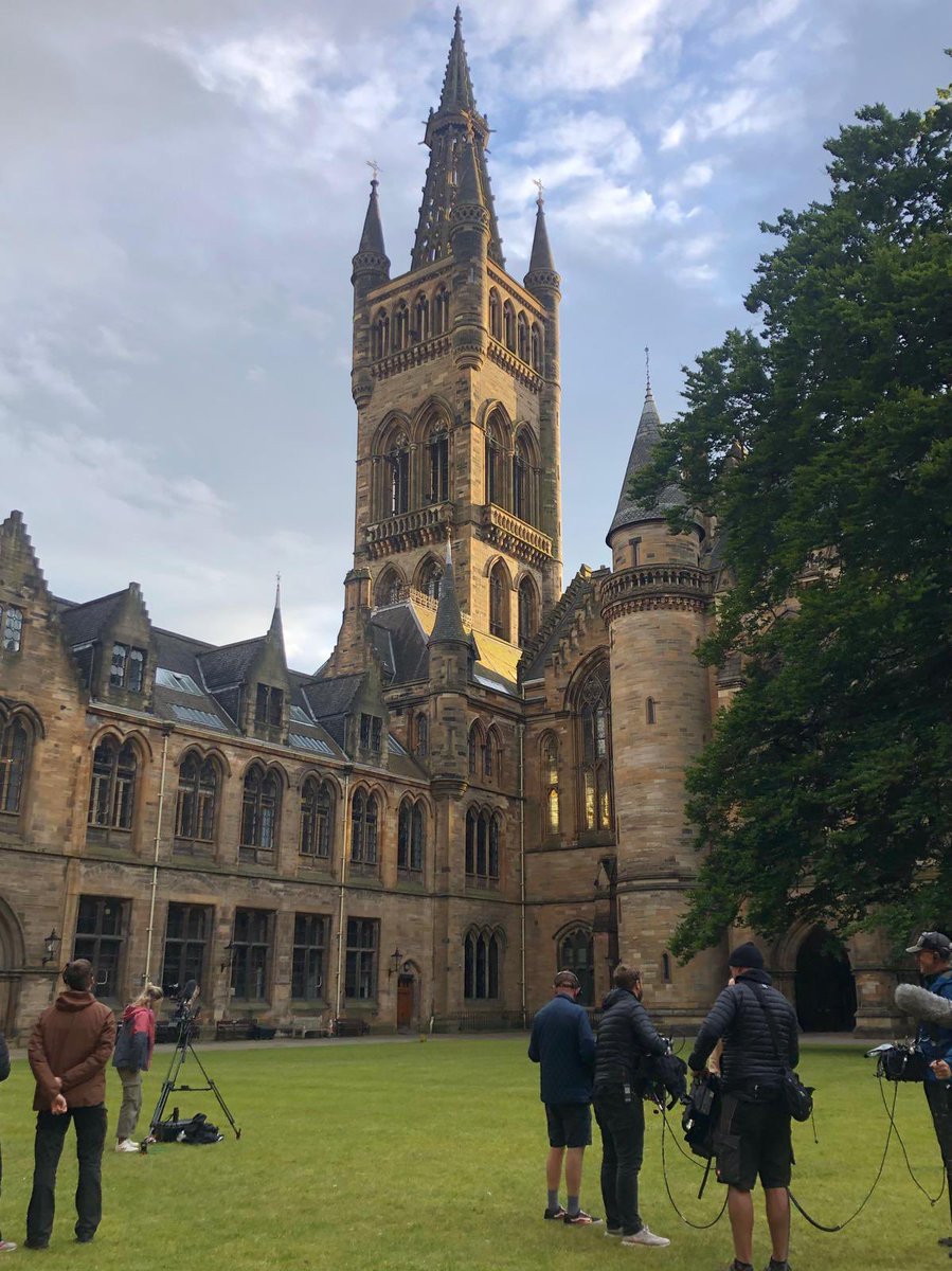 UofGMVLS's tweet photo. After two fantastic nights last week @sceneUofG, we are delighted to welcome back @BBCSpringwatch, this time to our main campus! 🏰🌳

Tonight the team are discussing our local wildlife research and training their cameras on our resident peregrine family! #Springwatch https://t.co/IAa6JEcW0W