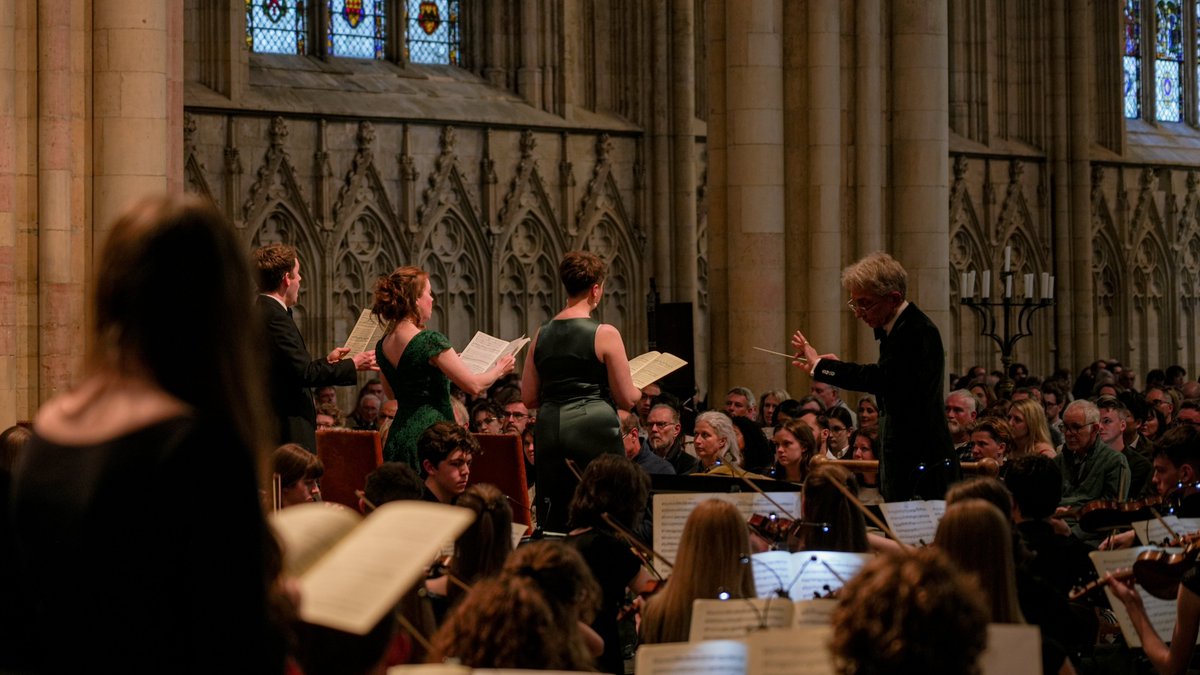 It was a delight to host so many <a href="/UoYAlumni/">York for Life</a> as soloists for last week's concert at <a href="/York_Minster/">York Minster</a> 🎵 
We welcomed back <a href="/PiggottElspeth/">Elspeth Piggott</a>, <a href="/HelenaCooke8/">Helena Cooke</a>, <a href="/jmbeddoe/">James Beddoe</a> and Patrick Osborne, alongside <a href="/rebeccajlea/">Rebecca Lea</a> who stepped in at the last minute! They all received rapturous applause 🥂
