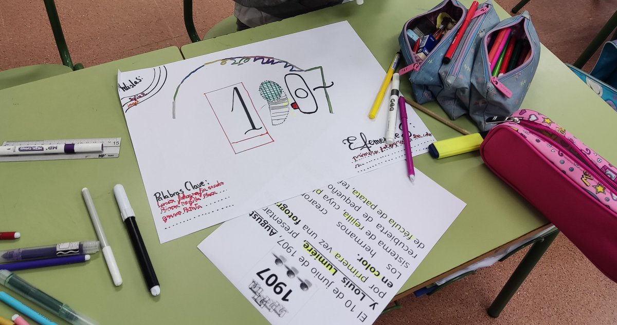 blancanamero's tweet photo. Taller creativo #TalDíaComoHoy...construyendo una línea del tiempo del #10Junio #CienciasSocusles ,#2Primaria. Dinámica #ThereIsNotANumber https://t.co/xpUe7D9u9k