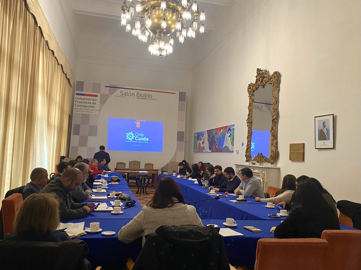 seremisalud8's tweet photo. 🤝 Seremi @EduardoBarraJ participó de nueva sesión de Gabinete Regional en @DPRBiobio, donde se analizaron diversas temáticas por carteras. En el área de salud, la principal autoridad sanitaria entregó un reporte de la situación de virus respiratorios. https://t.co/CO1jhZL8za