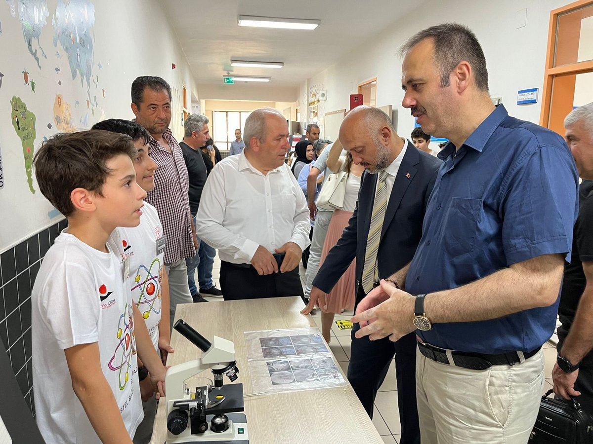 Kestel Beşevler ortaokulu tarafından düzenlenen TÜBİTAK 4006 Bilim Fuarı açılışına Belediye Başkan Yardımcısı İsmail Aydın, İlçe Milli Eğitim Müdürümüz Cengiz Uç,Şube Müdürlerimiz Hakan Kırçıl,Ahmet Gültekin ve okul müdürlerimiz katıldı.
<a href="/bursailmemarge/">Bursa İl Millî Eğitim AR-GE</a>