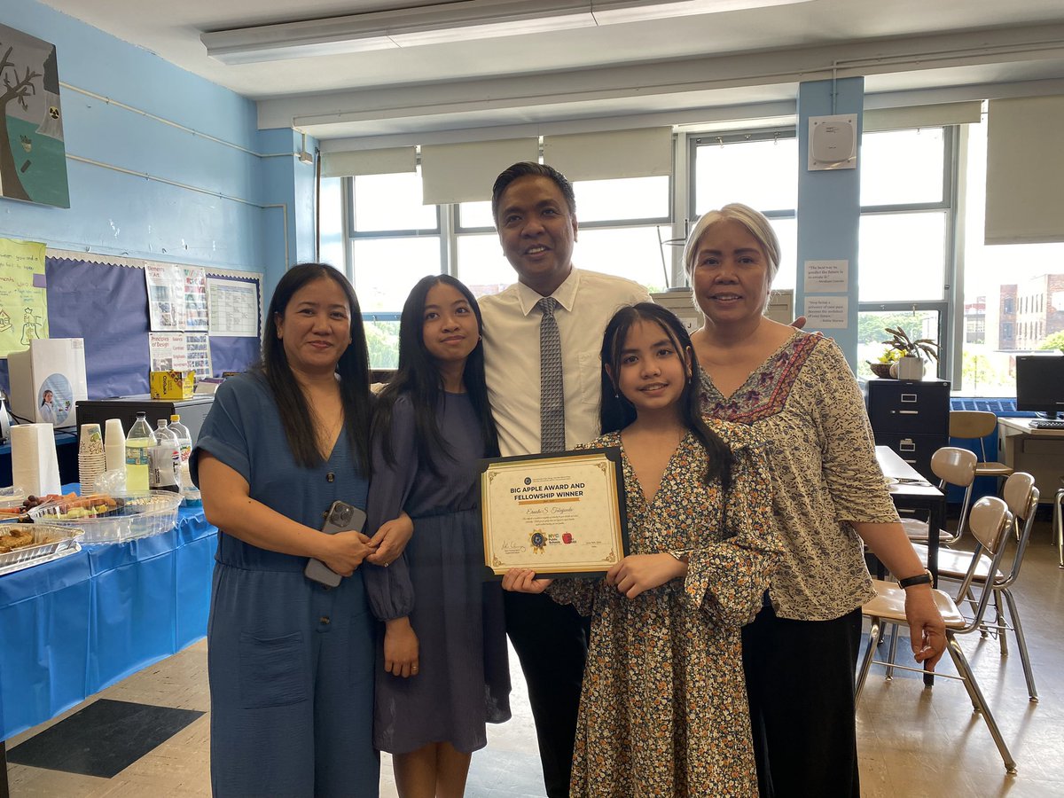 CIOBCitywide's tweet photo. Congratulations to Ernesto Tabajonda, an outstanding math teacher at ICHS in the Bronx, for winning the prestigious 2024-25 Big Apple Award! Your dedication to education and your students' success is truly inspiring. #BigAppleAward #EducationExcellence #TeacherAppreciation https://t.co/mEmGo6oXL4