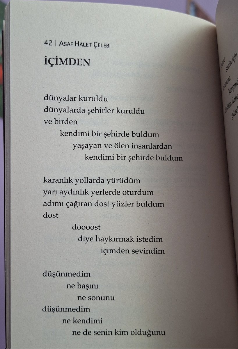kirmizibaliikkk's tweet photo. bu nasıl güzel bir ifadedir:

“düşünmedim
ne başını
ne sonunu
düşünmedim
ne kendimi
ne de senin kim olduğunu

yalnız
senin için çok güzel rüyalar gördüm
uyandım
karşımda seni buldum
dosttan daha dost
güzelden daha başka

içimden sevindim”

asaf hâlet çelebi https://t.co/ErdnojvFCR