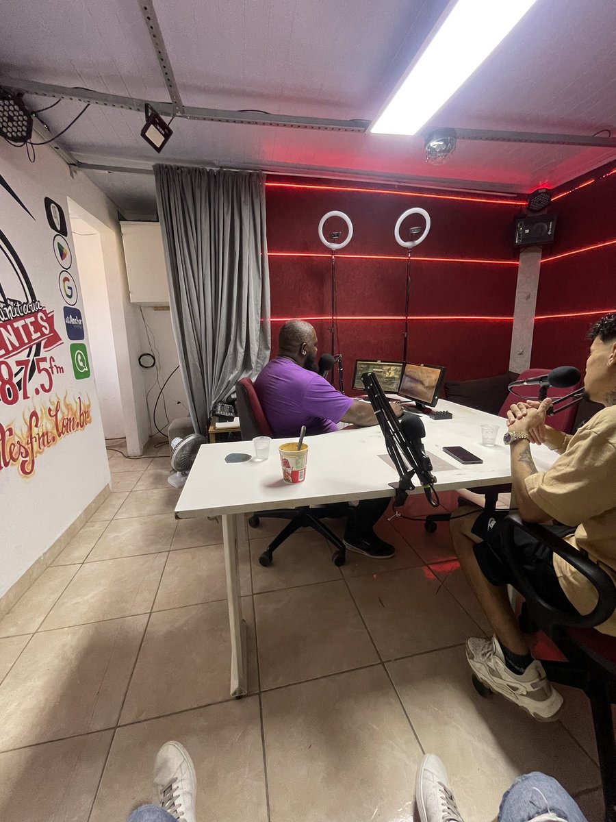 guganunes00's tweet photo. RÁDIO TIRADENTES 🤭🤭 https://t.co/WF8gSeuFU7