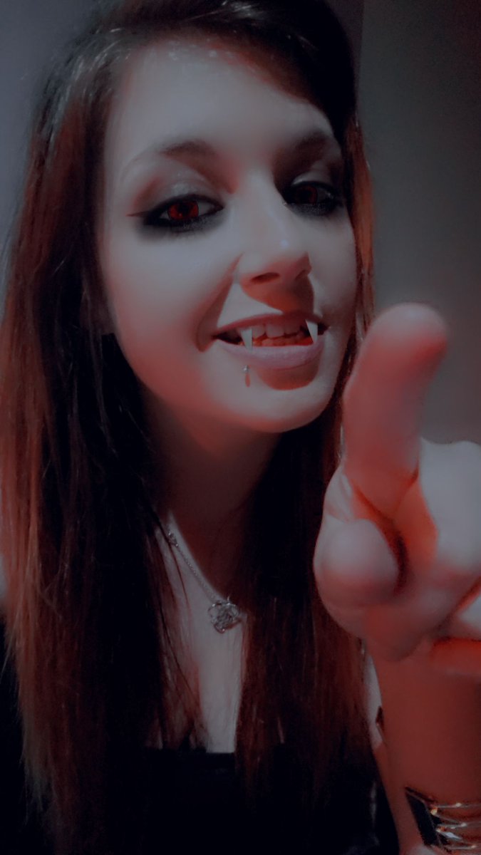 Thaget_'s tweet image. Lets go continuer à raconter les plus gros mytho et faire rompre des couples sur #SuckUp 

Twitch.tv/Thaget

#gaming #streamer