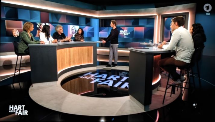 DeutscherSchfe3's tweet photo. Sieben Wahlverlierer betreiben Wählerbeschimpfung und erklären, wie böse eine demokratische Wahl ist. Wahlgewinner AfD nicht eingeladen. Das ist eine Farce! #hartaberfair https://t.co/uDQkjnsJRg