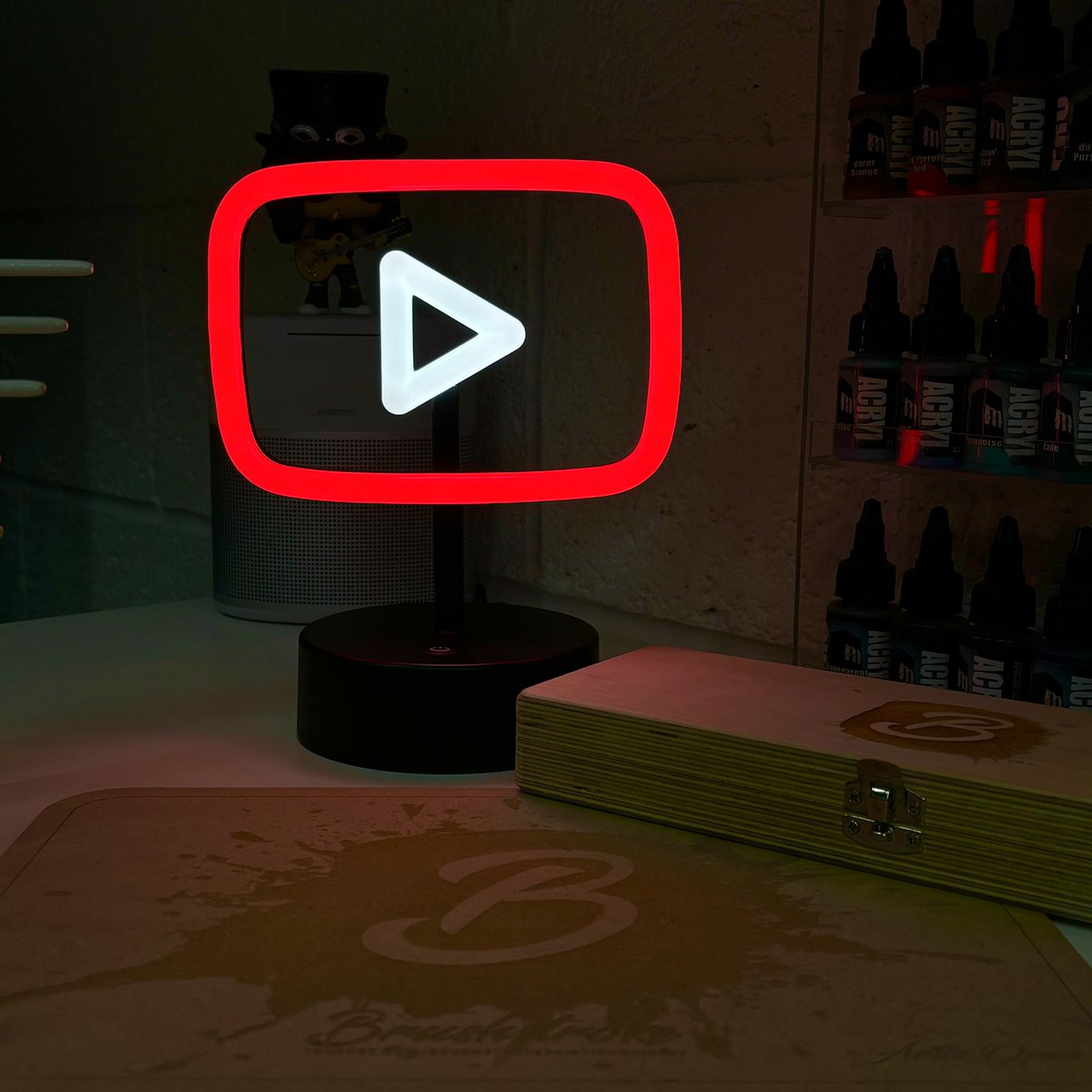 BrushStroke77's tweet photo. Thank you @youtube for the amazing neon play button.
I love it! 

https://t.co/bqqVYr3TcF

#youtubehighfive #warhammercommunity #paintingwarhammer https://t.co/lyFkb4wQRV