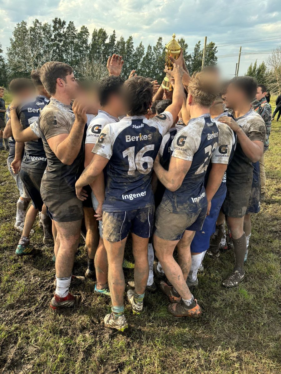 halcones2021's tweet photo. 🏆 Copa 𝗡𝘂𝗺𝗮 𝗧𝘂𝗿𝗰𝗮𝘁𝘁𝗶 🫂🏉

“No hay amor más grande que el dar la vida por los amigos” 

Gracias a quienes nos acompañaron en la jornada de ayer en la Colonia Berro, en la disputa de la Copa 𝗡𝘂𝗺𝗮 𝗧𝘂𝗿𝗰𝗮𝘁𝘁𝗶 que quedó en manos de los 𝗛𝗮𝗹𝗰𝗼𝗻𝗲𝘀 

(…) https://t.co/5HA6acdB5Q