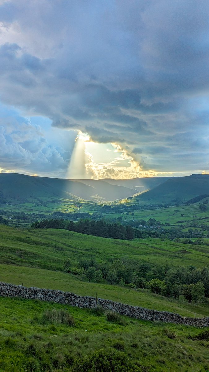 ABTheAdventure's tweet image. Anyone know where this portal takes you? 

😉

#PeakDistrict