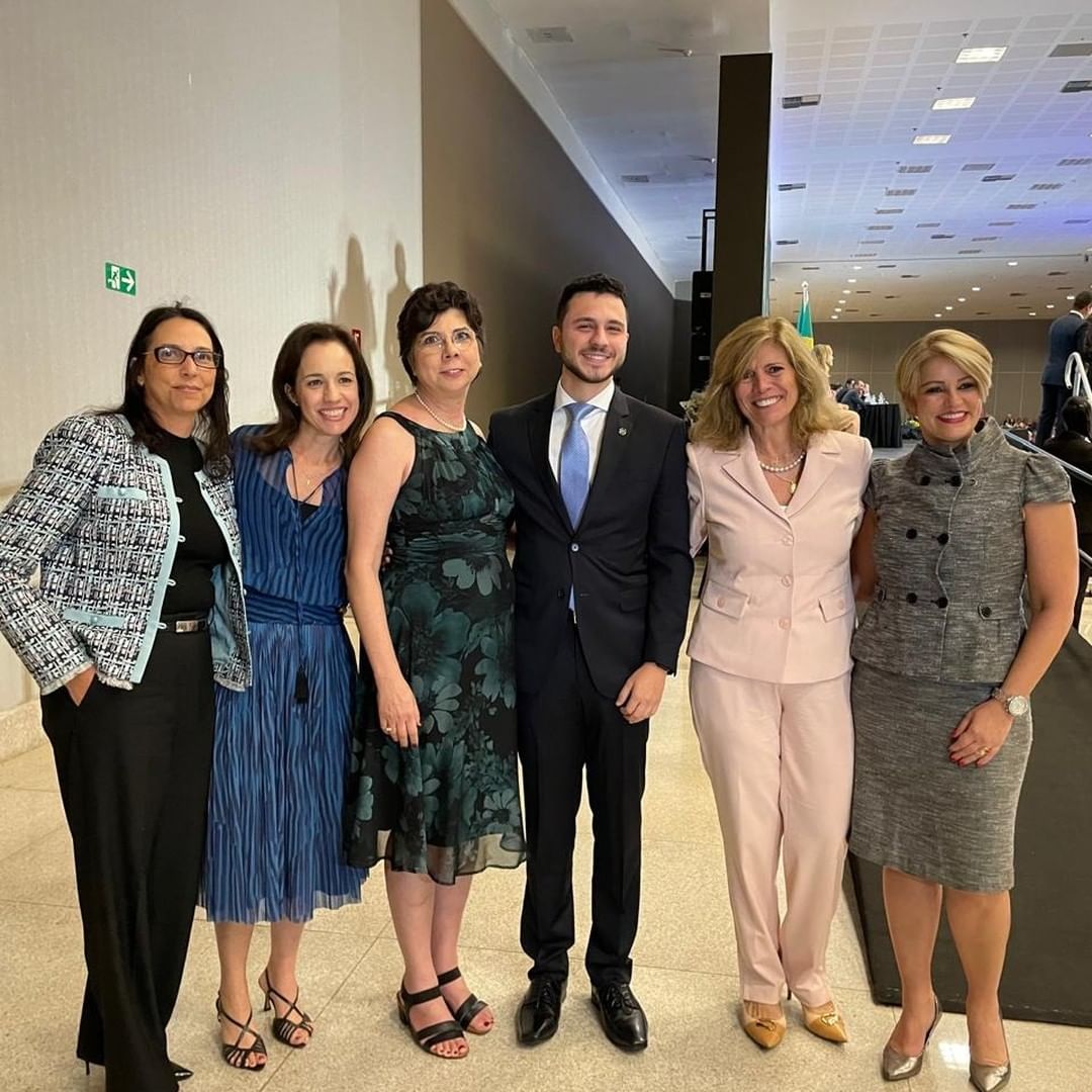 ANPPREVNACIONAL's tweet photo. A diretoria da #ANPPREV marcou presença na posse dos novos membros da @AdvocaciaGeral na sexta-feira (07). A presidente Maria Santíssima Marques e os diretores Aluizo Lucena e Ana Dorinda Adsuara estavam presentes no evento, assim como o advogado-geral da União @jorgemessiasagu. https://t.co/uOijrIT12V