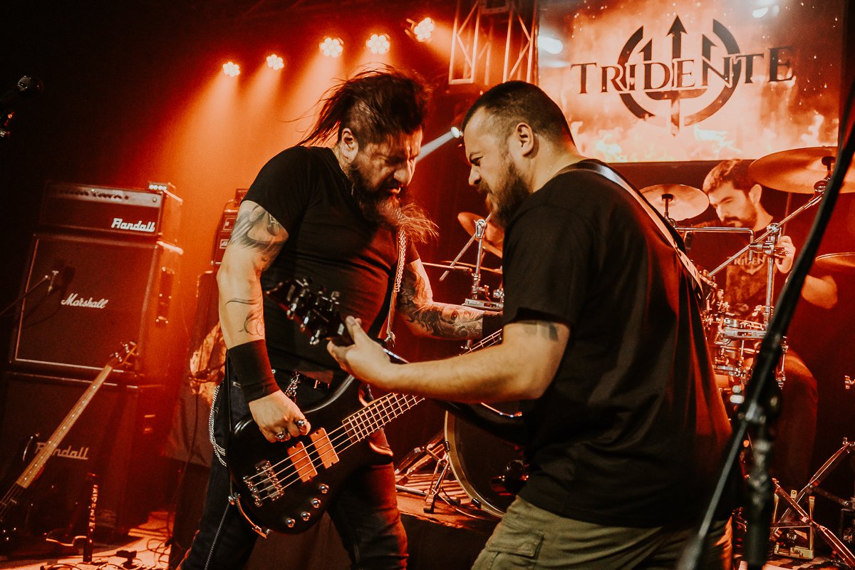 tridente_banda's tweet photo. Una fecha notable! Gracias a tod@s l@s que asistieron el sábado a Salas CreaRock, realmente estuvo excelente y el metal se dejó caer con todo en la fría tarde de sábado. 
Muchas gracias a @d1straught y Delterror por sus shows y a tod@s l@s que fueron a entregar su energía! https://t.co/yxcy8UFKP1