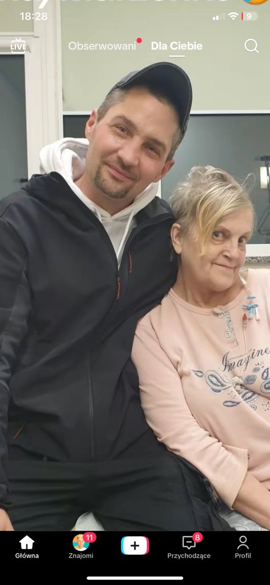 SandraKumothoo's tweet photo. @szymon_kasprzyk Nie poznałam jej tutaj :( https://t.co/EO59WXfOm3