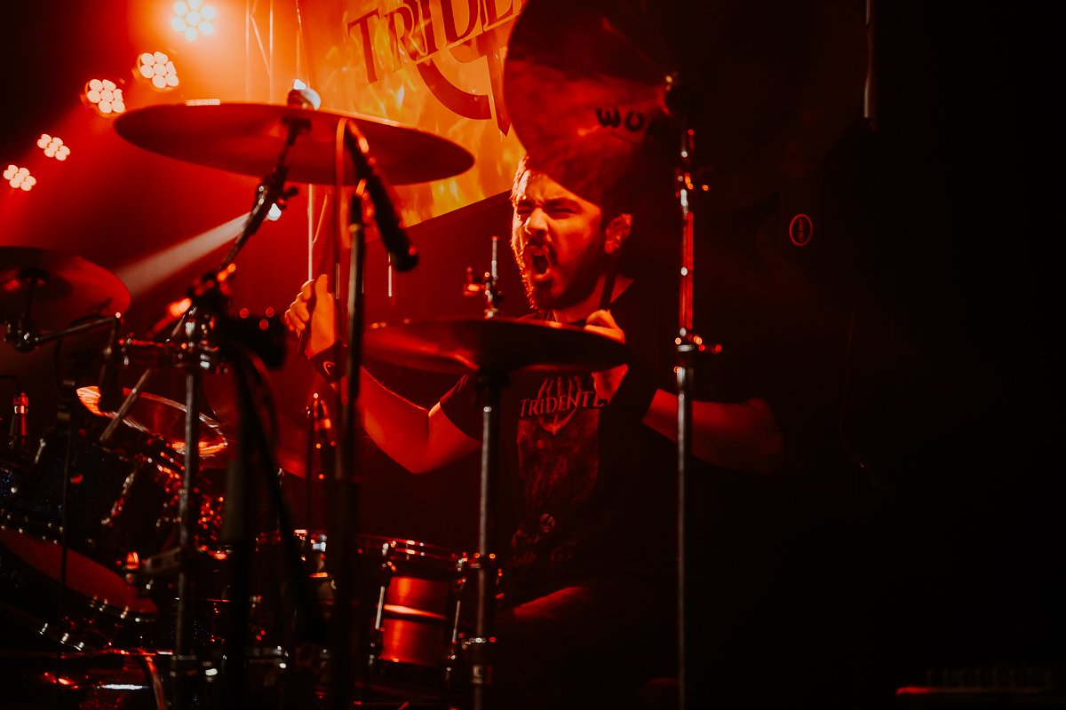 tridente_banda's tweet photo. Por ahora les contamos que nos encerramos a terminar nuestro nuevo disco, así que estaremos un tanto ausentes de los shows, pero preparando una nueva descarga de metal para tod@s quienes gustan de nuestra música! Pronto más informaciones, atent@s a nuestras redes!! https://t.co/AfqQ3nRVH7