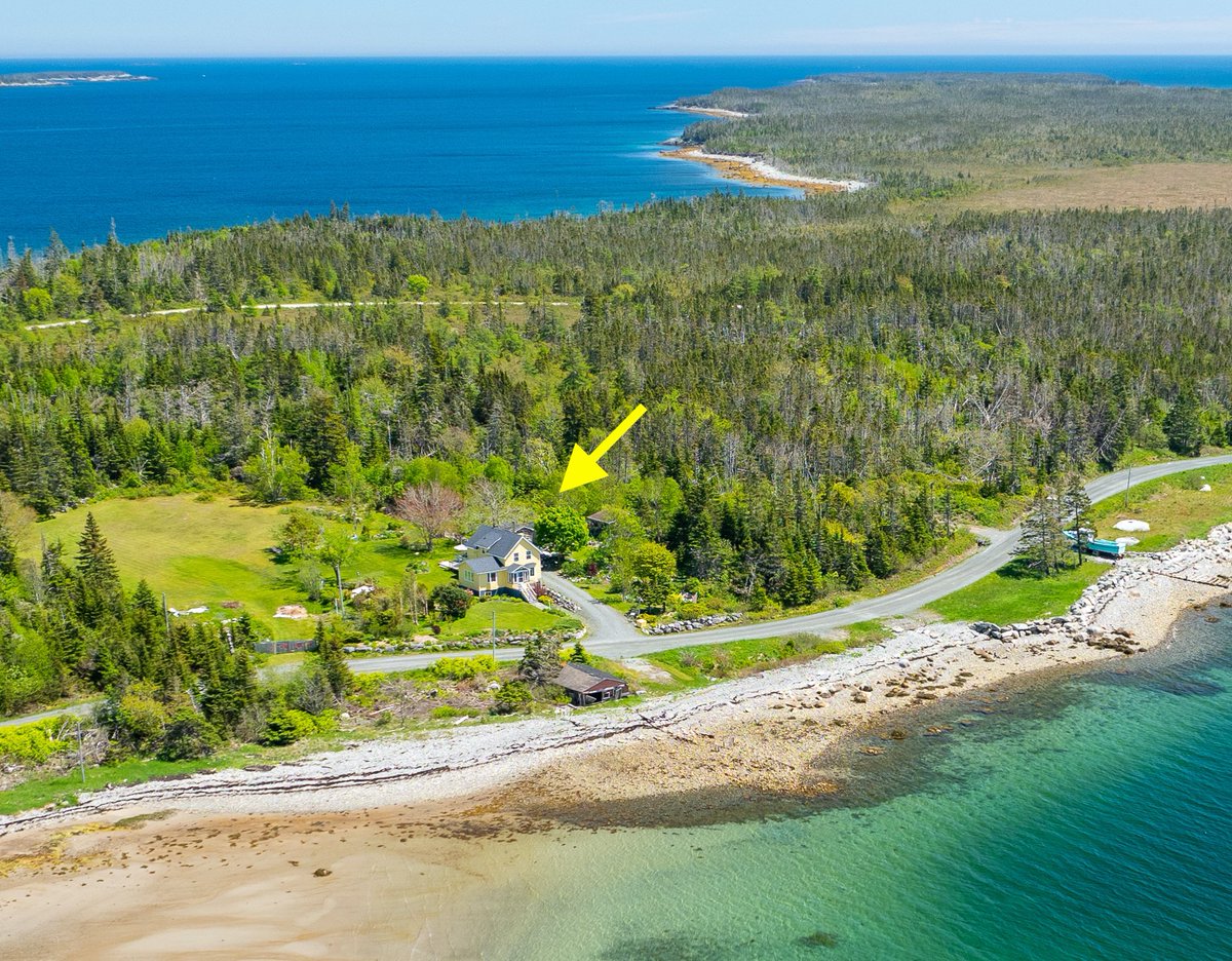 SawlerGroup's tweet photo. Just Listed!  95 Old Taylors Head Road, Spry Bay | $435,000

Spacious 2-storey in seaside community with gorgeous bay views and minutes to Taylors Head Beach.  Sprawling and landscaped 3 acre lot (2 parcels) that you’ll fall in love with.  
Call, text or DM for details! https://t.co/NeKdUwM7wU