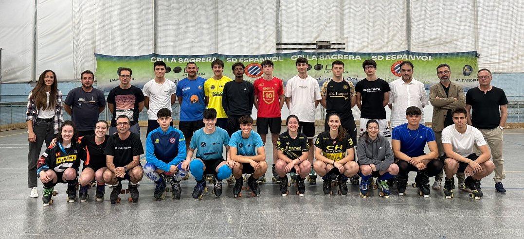 ✍️ A la prova d’accés del Curs de Tècnic N1 hoquei patins. 
🏑La Sagrera es mou sobre rodes.<a href="/CpiLaSagrera/">CPI La Sagrera</a> 
🤝 Gràcies Cristina de Sola de l'Escola Catalana de l'Esport (Consell Català de l'Esport).
➕Entrenadors/es preparats.
