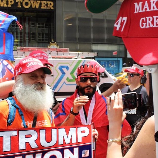 MessengerPapers's tweet photo. New Yorkers Support Trump Outside Trump Tower After Guilty Verdict The Messenger Speaks with Andrew Giuliani: Read our article from this weeks paper. Link in bio!🇺🇸💙 https://t.co/Nj2OShbiXz