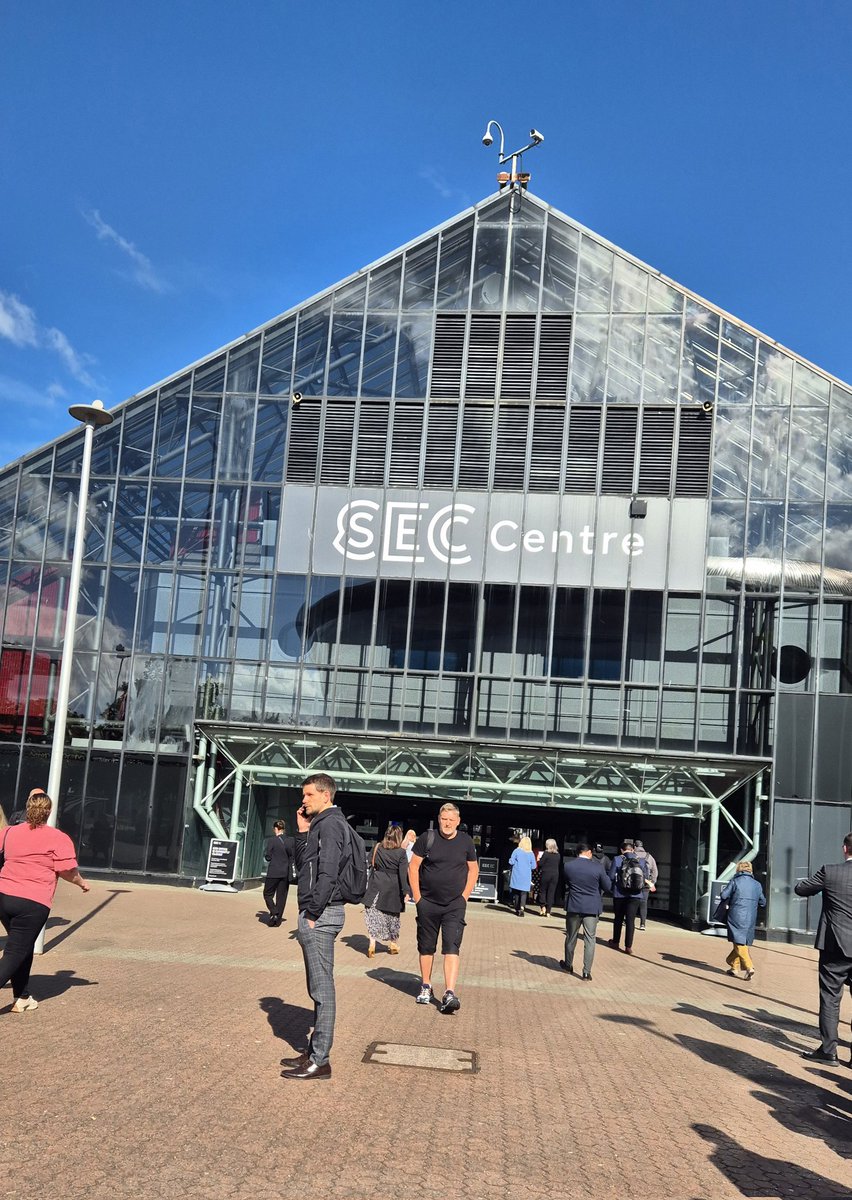 NikiFCMHT's tweet photo. A great day of networking, sharing good practice &amp; seeing some of the amazing work going on across the NHS. We had our Mobile Global Health Clinic poster on display and discussed how this increased engagement and hopefully improves patients physical health
@NHSGGC 
#nhsscot24 https://t.co/50DfefMH4x