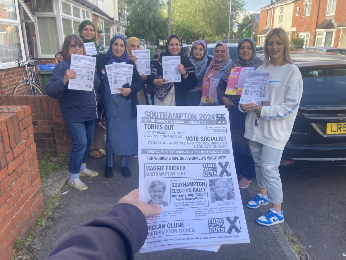 Team Bevois heading out for Maggie Fricker #SouthamptonTest and Declan Clune #SouthamptonItchen tonight #VoteSocialist with TUSC - Trade Unionist and Socialist Coalition
#NoToCuts #NoToWar 
Join the socialists!
#Southampton #GeneralElection24