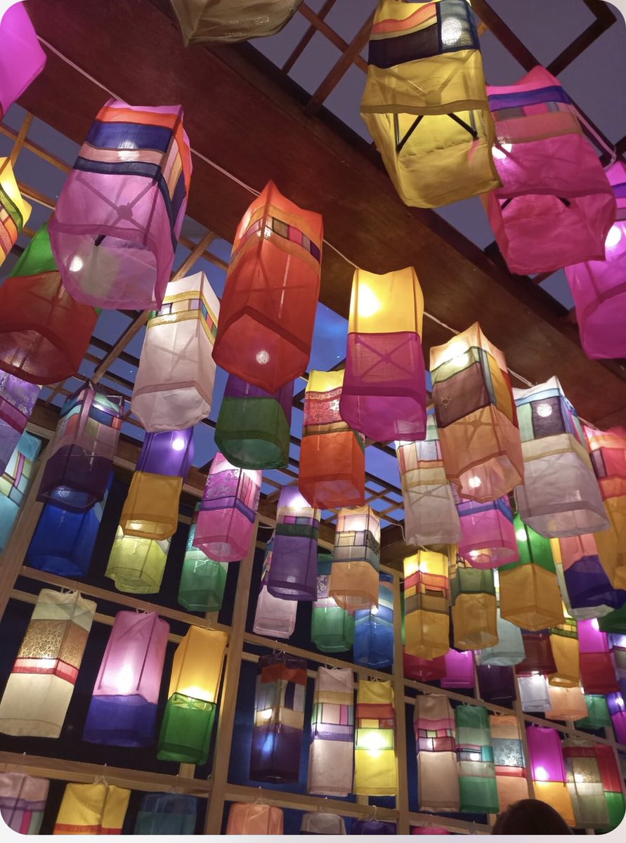 pluraleemsite's tweet photo. “Luzes da Coreia - Festival de Lanternas de Jinju” - exposição mistura delicadeza, tradição e beleza. Reportagem e Fotos por Sonia @apolinarios . Confira em Plurale! https://t.co/sV1Rk9yFdO / @NiteroiPref @axelgrael @jinjucityhall @embaixadacoreia @AnaClaudiaGuim 
@agendacarioca https://t.co/zm9ykZR8wM
