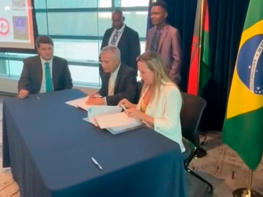 PDNewsBR's tweet photo. GDF firma acordo internacional para ampliar e modernizar tratamento de câncer
https://t.co/HLzutKpR5U
#GlobalHealthCatalystSummit #GHC #CelinaLeão #JohnsHopkins #SUS #Tratamento #Câncer https://t.co/gg7qhbOtp7