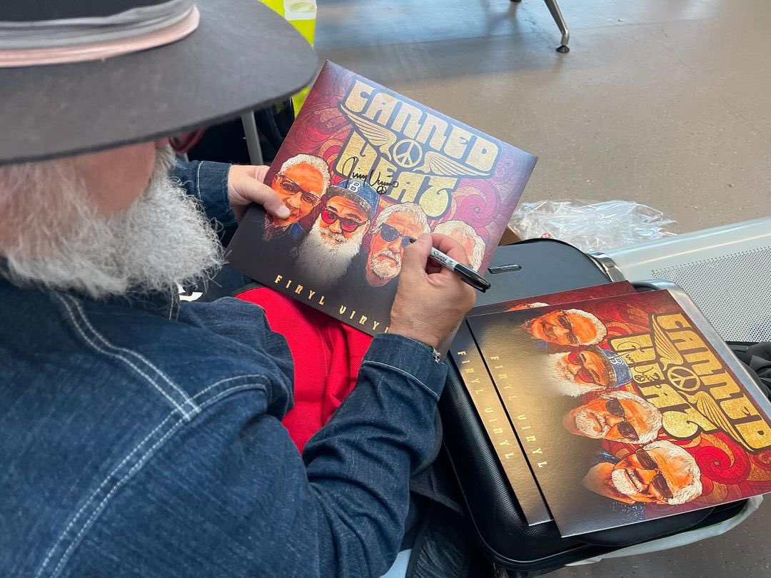 RufRecords's tweet photo. #ICYMI #repost from Jimmy Vivino: Airport homework. Flying to Helsinki from Dublin. #cannedheat #finylvinyl #summertour #europeantour #blues #boogie #rocknroll #ontheroadagain https://t.co/AhPJRwSw0w