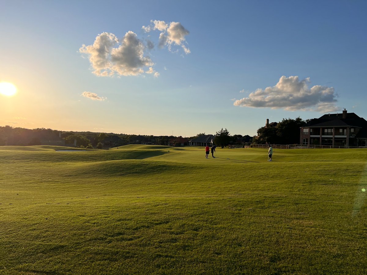 KemperSports's tweet image. Another chief focus of #KSPDMonth is creating engaged golf communities across our family of facilities nationwide. This year, @buffalocreekgc brought back its popular Friday Couples Night that includes 9 holes of golf alongside other couples in a relaxed environment.
