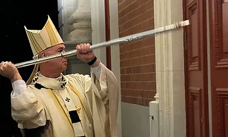 Today's CathNews NZ has an article on the weekend's reopening of Sacred Heart Cathedral in Wellington, including the homily by Archbishop Paul  (pictured knocking at the cathedral door). Read the article: cathnews.co.nz/2024/06/10/a-h…