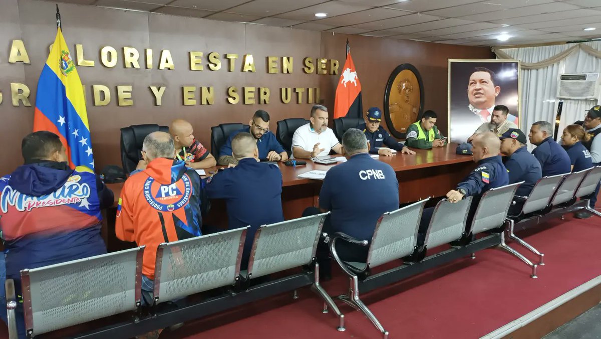 rtorrealba_'s tweet photo. Arrancamos la agenda en #ModoExpo en reunión con los cuerpos de seguridad, afinando todos los detalles para garantizar el desarrollo exitoso del evento.
Te esperamos del 13 al 15 de junio en la manga de coleo Gral. José Antonio Páez.
#PáezProduceYCrece
#1x10DelBuenGobierno https://t.co/KYJpeFLnlp