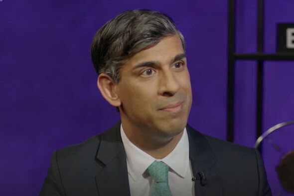 PurityLin's tweet image. Rishi Sunak  did nothing but lie on panorama, he also claims that children in Britain ranks number one in the world for reading. That is not true because the United Kingdom ranks number 13, it is Singapore 1 and Ireland 2. Desperate person🙄