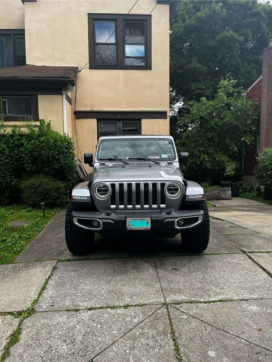 AQUAMAN_McGEE's tweet image. New wheels on the #Jeep. More to come… #ProComp #MickeyThompson