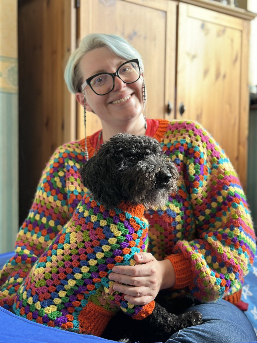 Matchy matchy. Granny square jumpers for both my girls. I can hardly tell them apart! 😘🤣😍💚 #educrochet