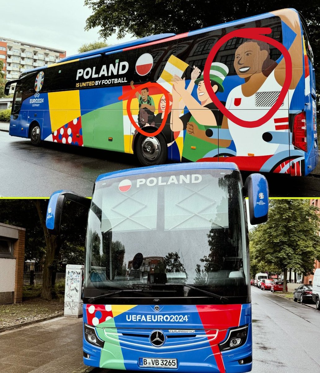 jack__sparrow5's tweet photo. Polski autokar na #euro2024 . Brakuje jeszcze niebinarnych z zaimkami ☺️ https://t.co/gBD3YcNWnm