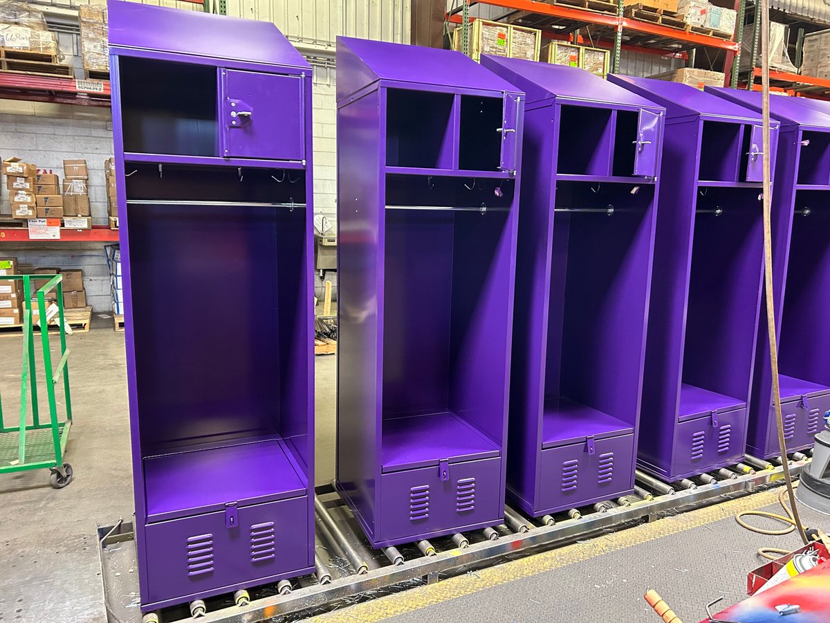 DebourghMfg's tweet photo. Muncie Central HS in Muncie, IN
#apexsport #springLatch #solidventilation #knifehinge #purplefig #louveredentilation #pianohinge #slopetop #core #sentrytwolatch #diamondperforation #debourgh #lockers https://t.co/Qlzl0fJ5rh