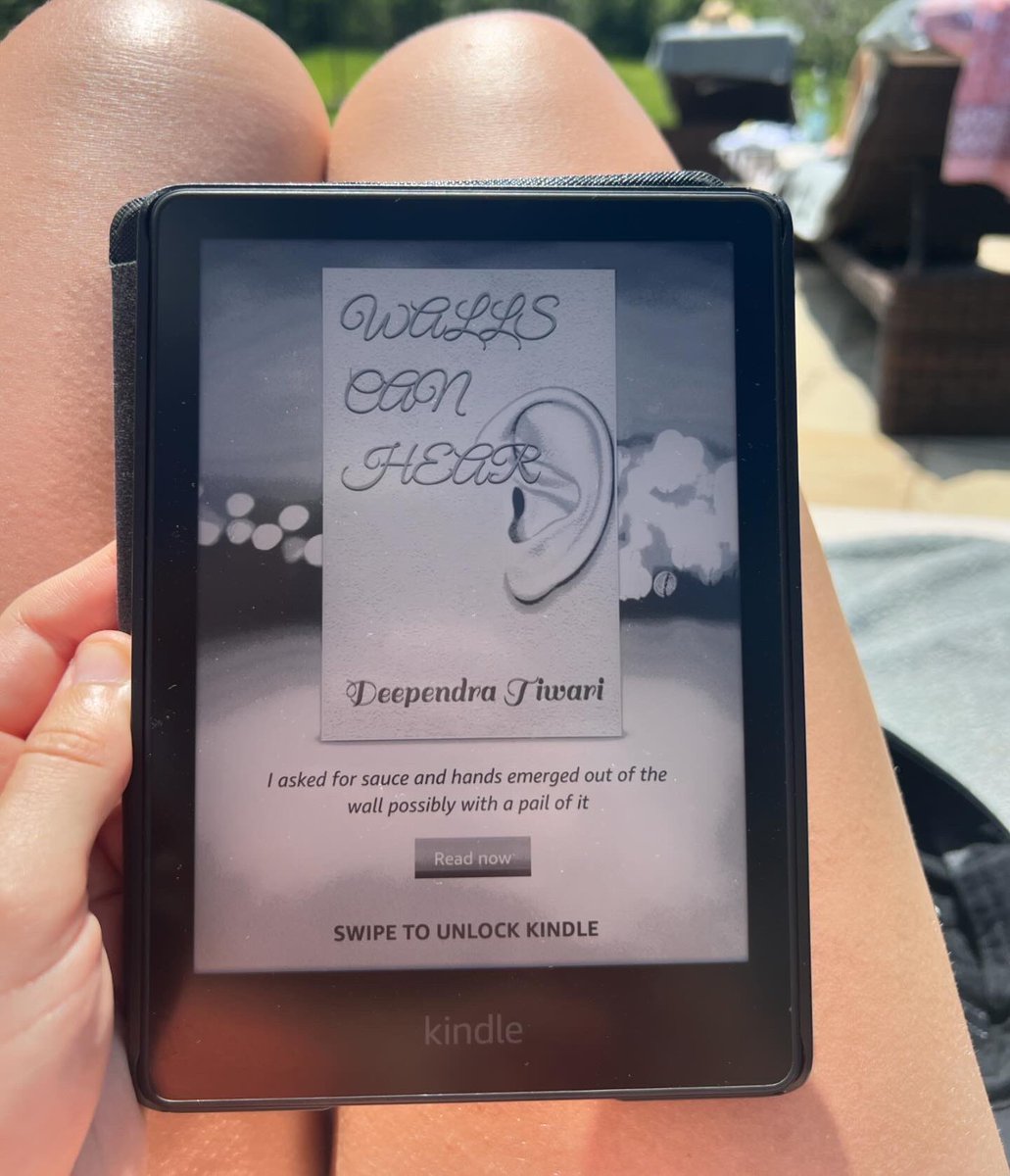 s00zbuck's tweet photo. Italian AI kindle ad 🧐 https://t.co/S8fLPuGG0D