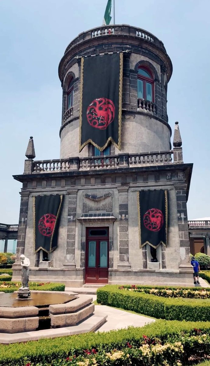 OskyElMagno's tweet image. Todo parece indicar que México pasará a formar parte de los territorios dominados por el  Reino de la casa del Dragón,  la reina Rhaenyra Targaryen ya ondea su bandera  insignia en el #CastilloDeChapultepec. #HouseOfTheDragon
