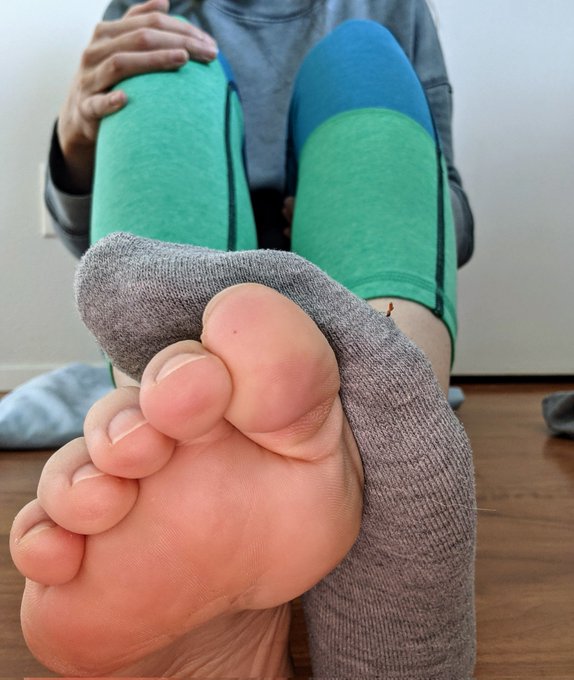 Would you go for bare or sock? https://t.co/IMgF1OF1r1<a href="/tag/mvsales"class="tags"><span>#mvsales</span></a>